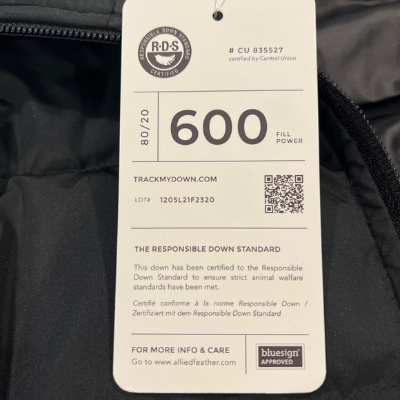 Two Lands End Down Puffer Vests in Black and Deep Sea Navy - Picture 3 of 9